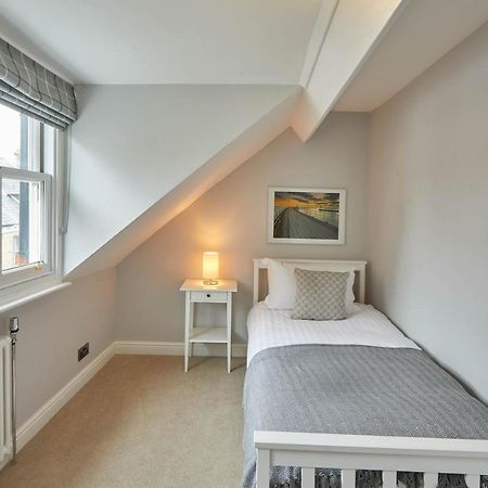 Host & Stay - Henderson House Whitby Exteriör bild
