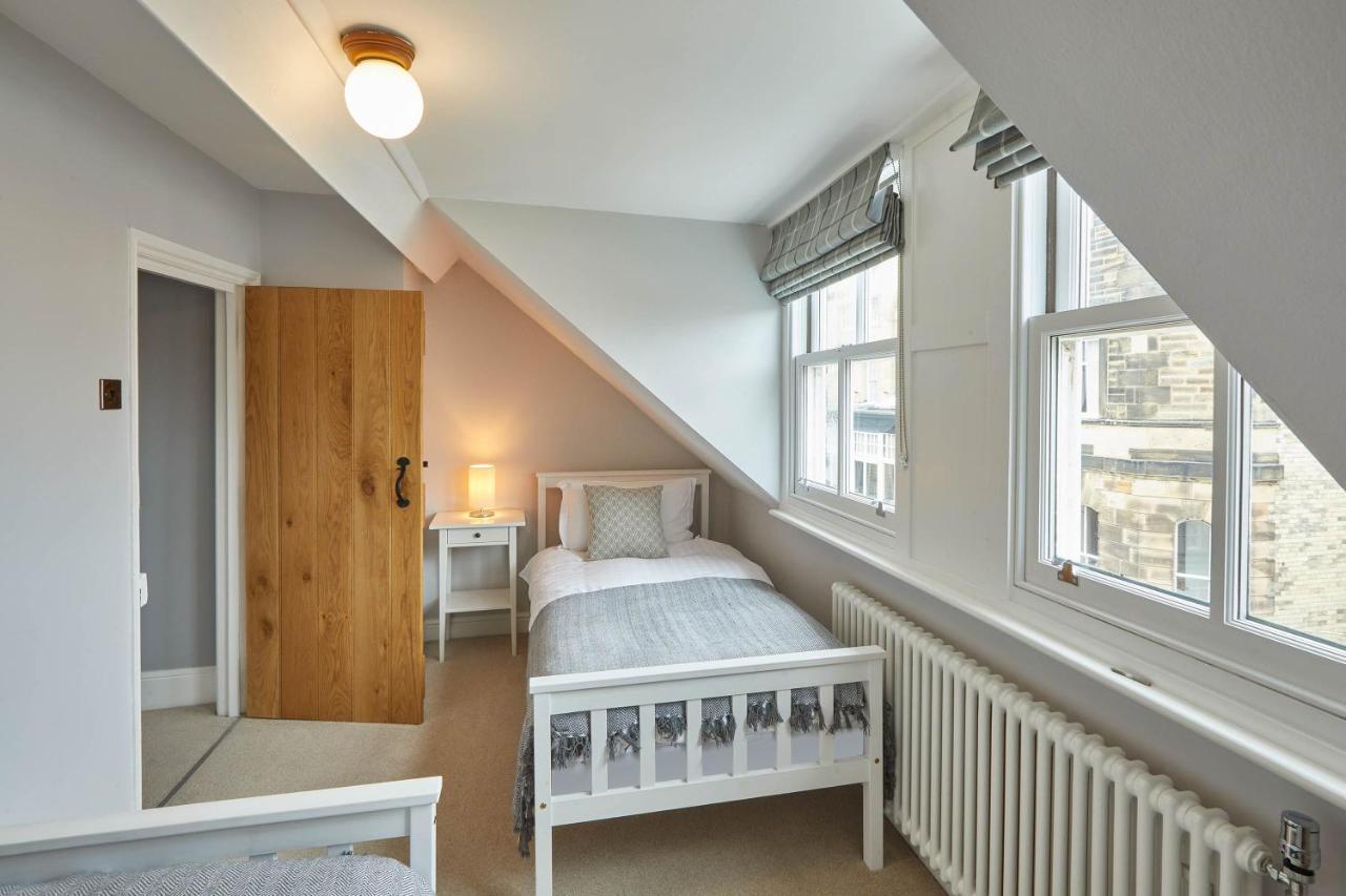 Host & Stay - Henderson House Whitby Exteriör bild