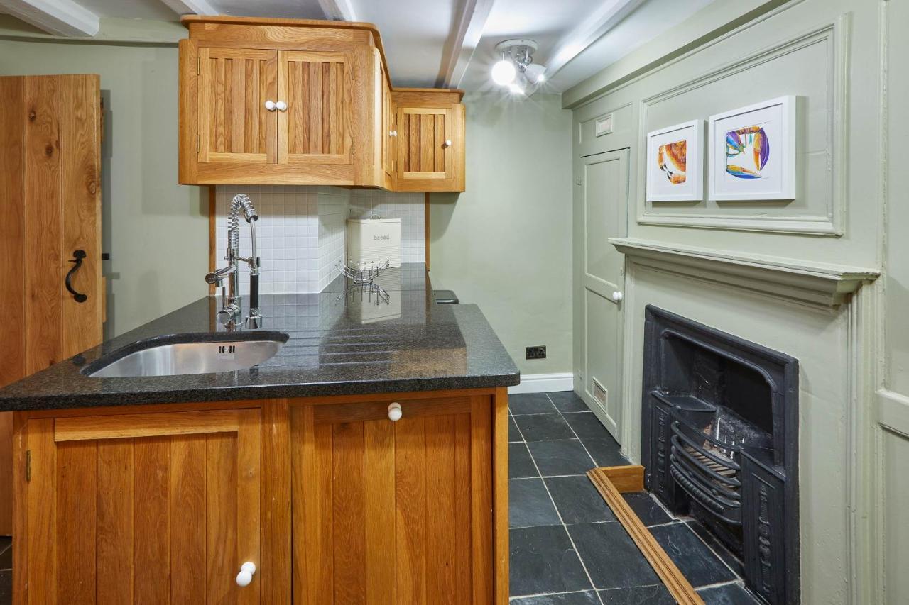 Host & Stay - Henderson House Whitby Exteriör bild