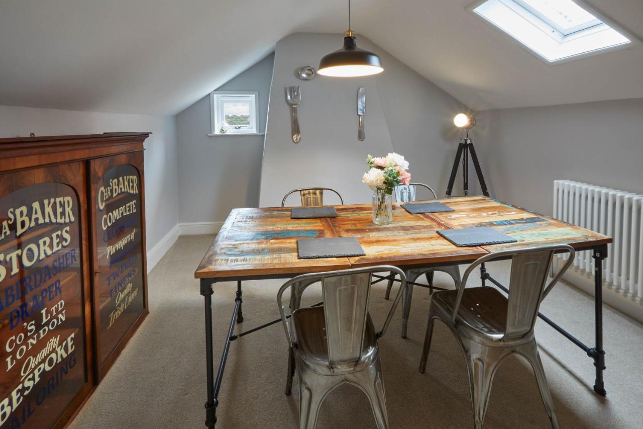 Host & Stay - Henderson House Whitby Exteriör bild