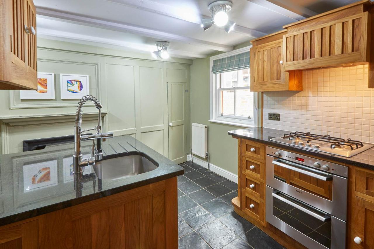 Host & Stay - Henderson House Whitby Exteriör bild